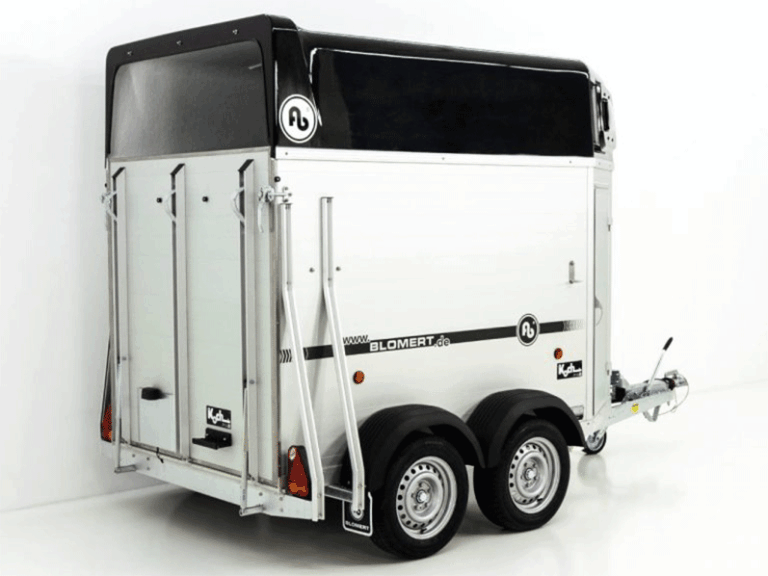 PFKW11-768x576 Blomert Pferdeanhänger ISI Blitz Alu|Sattelkammer|schwarz-Neu – Bild 1