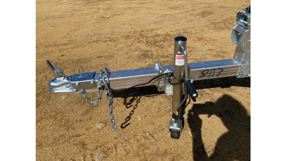 Shore Haven Aluminium-Einachsanhänger für Wassermotorrad / Jetski mit teppichbezogenen Auflagen (Modell 2025) – Bild 3